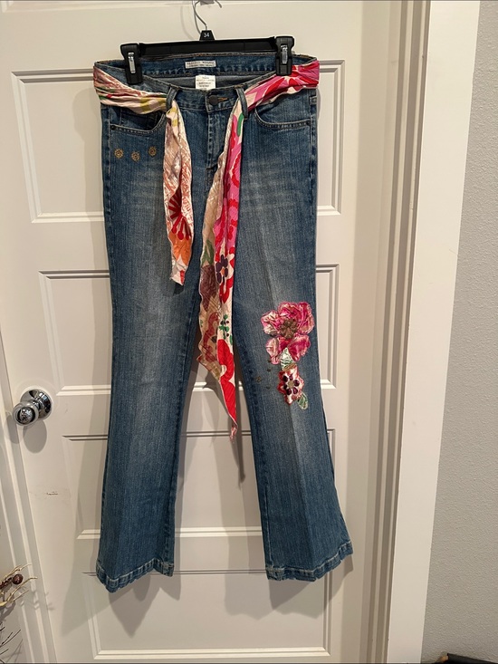 Alberto Makali Denim - Alberto Makali Embellished Women’s Blue Jeans with Floral Applique